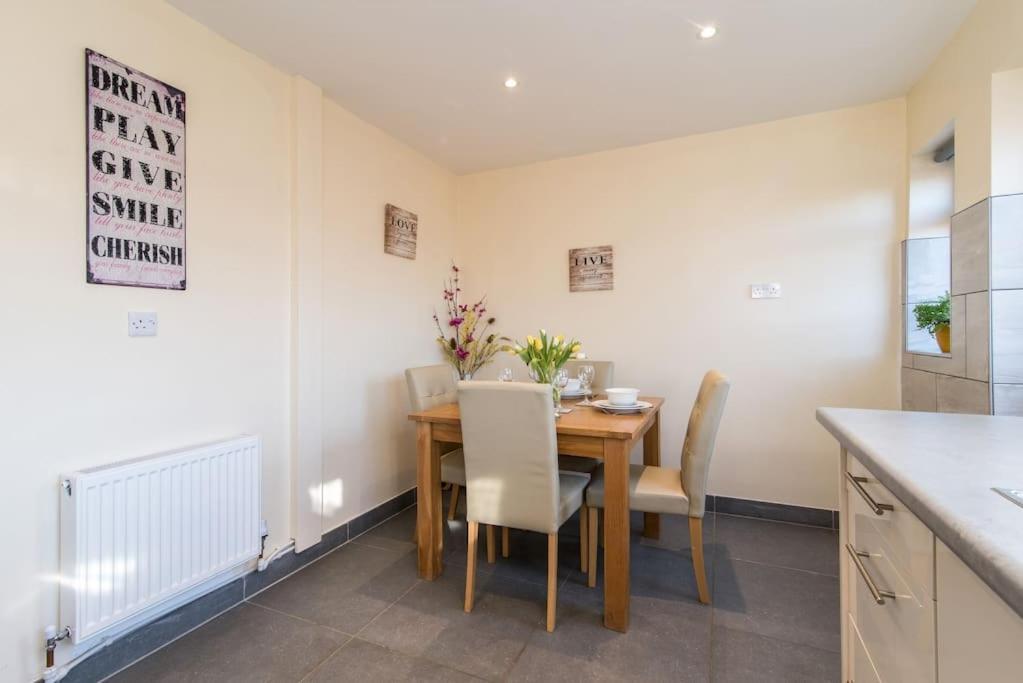 City Home From Home - Peaceful, Cosy & Modern 2Bed House ノッティンガム エクステリア 写真